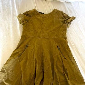 Bonpoint short sleeves corduroy dress. excellent condition it’s just creased